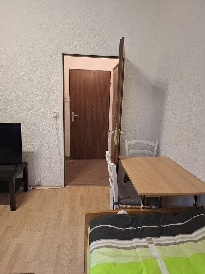Pronájem bytu 1+1 23 m², Mollstr. 27, Mannheim, Bádensko-Württembersko Pronájem bytu 1+1 23 m², Mollstr. 27, Mannheim, Bádensko-Württembersko