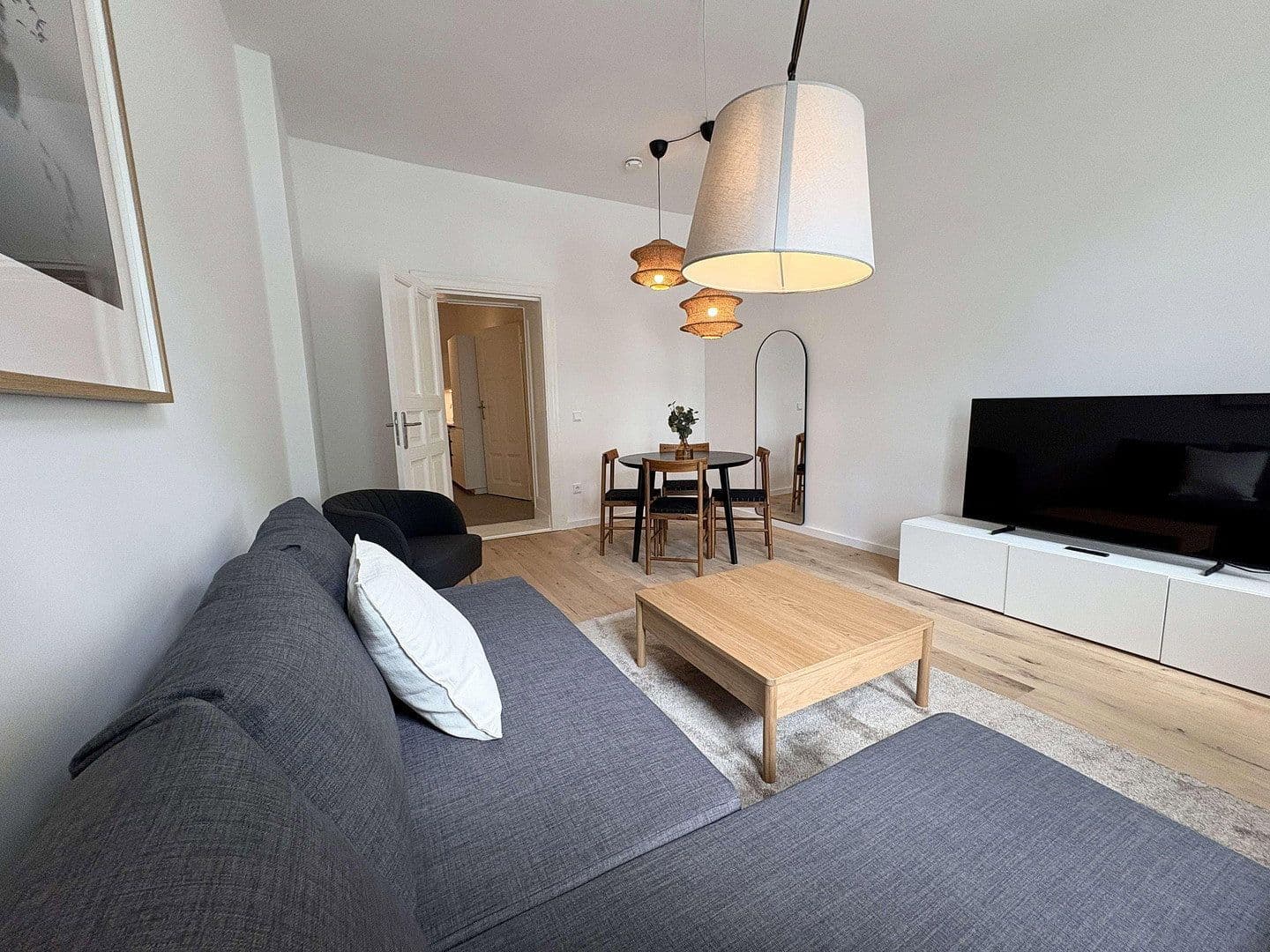 Pronájem bytu 3+1 80 m², Weserstraße 24, Berlin, Berlín Pronájem bytu 3+1 80 m², Weserstraße 24, Berlin, Berlín