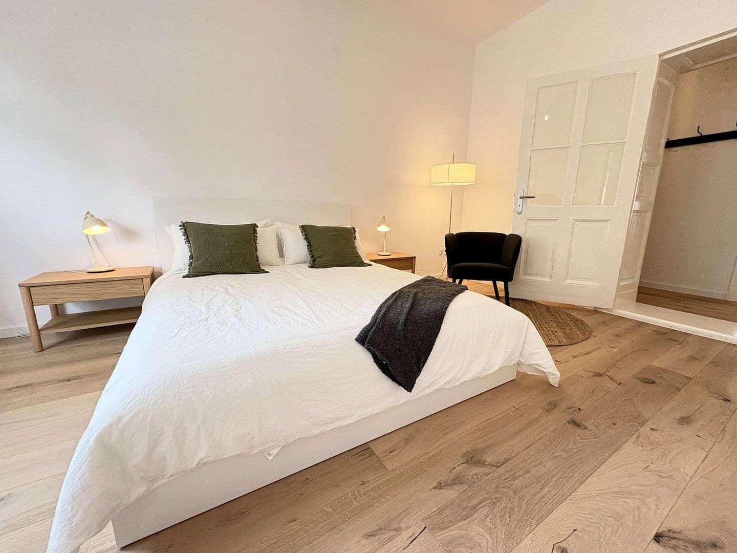 Pronájem bytu 3+1 80 m², Weserstraße 24, Berlin, Berlín Pronájem bytu 3+1 80 m², Weserstraße 24, Berlin, Berlín