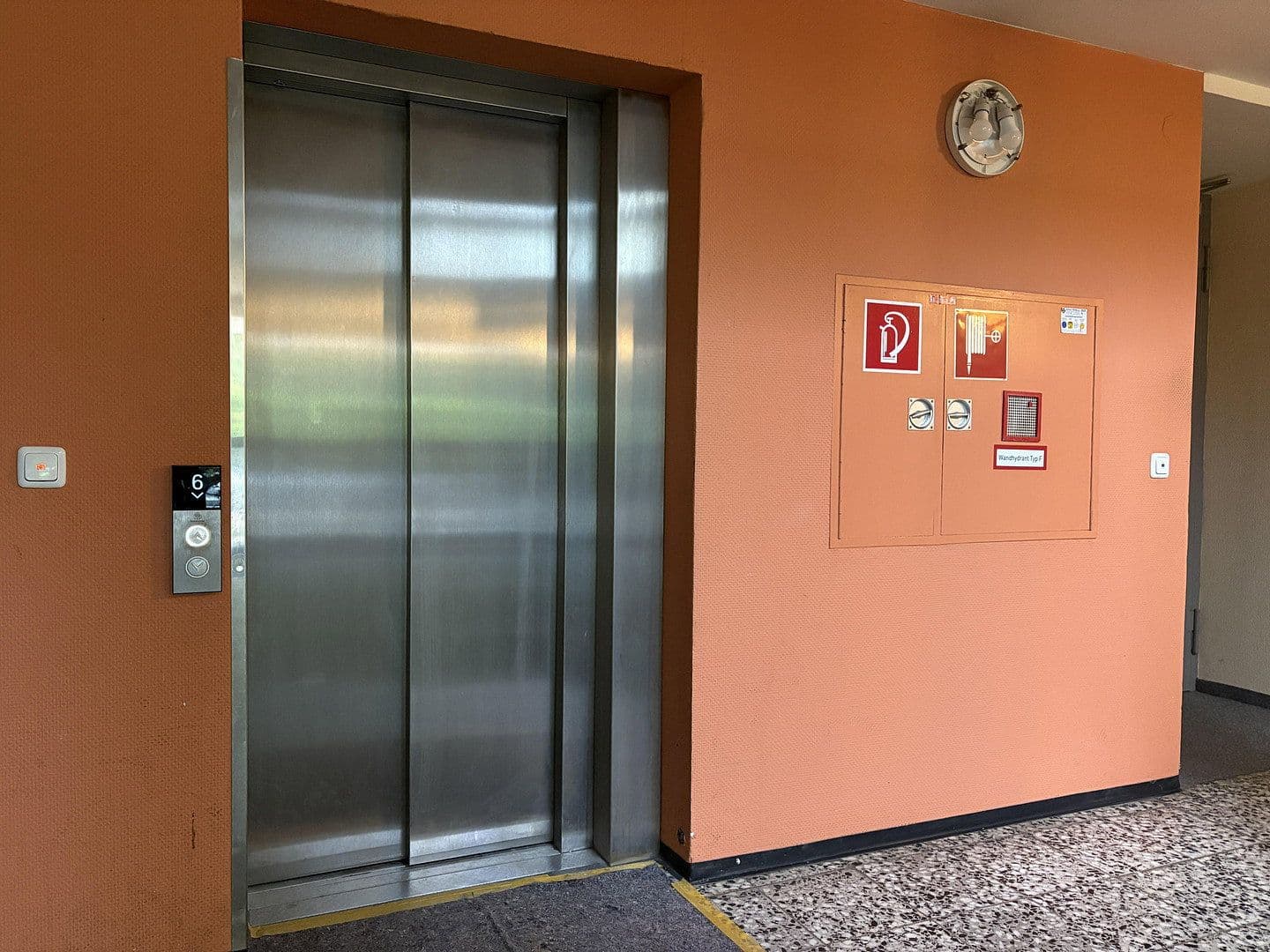 Pronájem bytu 1+1 19 m², Rennestraße 41, Erlangen, Bavorsko Pronájem bytu 1+1 19 m², Rennestraße 41, Erlangen, Bavorsko