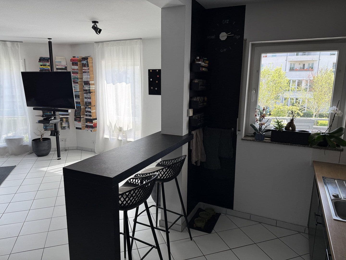 Pronájem bytu 2+1 68 m², Johanna-Kirchner-Straße 2, Hochheim, Hessen Pronájem bytu 2+1 68 m², Johanna-Kirchner-Straße 2, Hochheim, Hessen