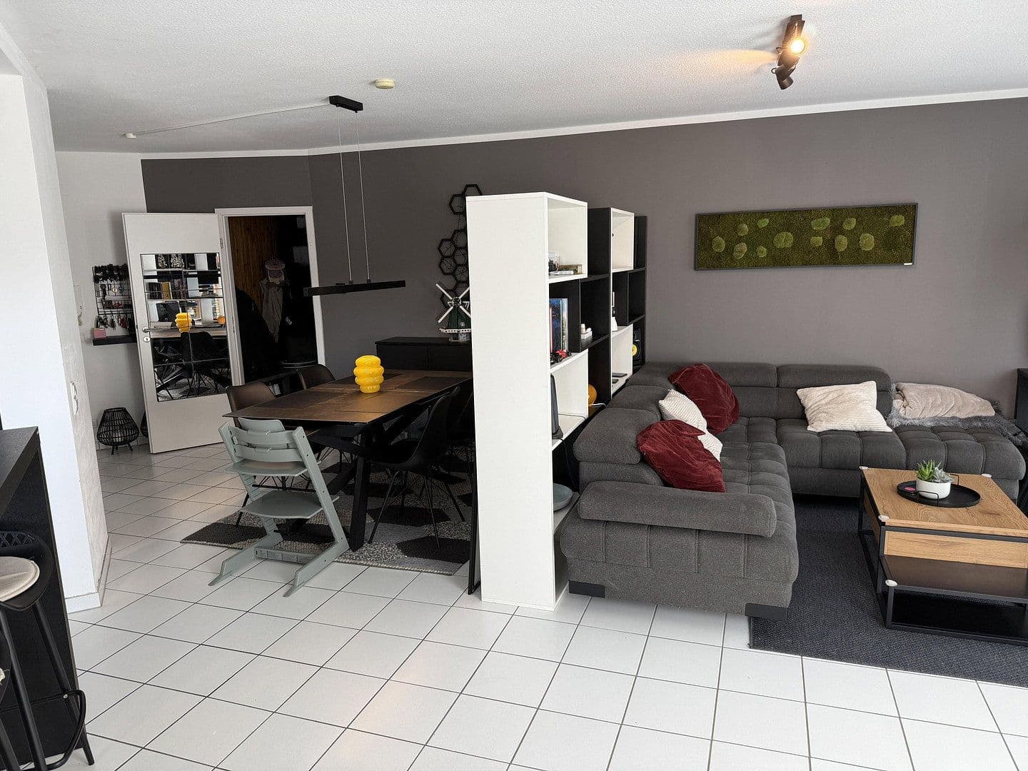 Pronájem bytu 2+1 68 m², Johanna-Kirchner-Straße 2, Hochheim, Hessen Pronájem bytu 2+1 68 m², Johanna-Kirchner-Straße 2, Hochheim, Hessen