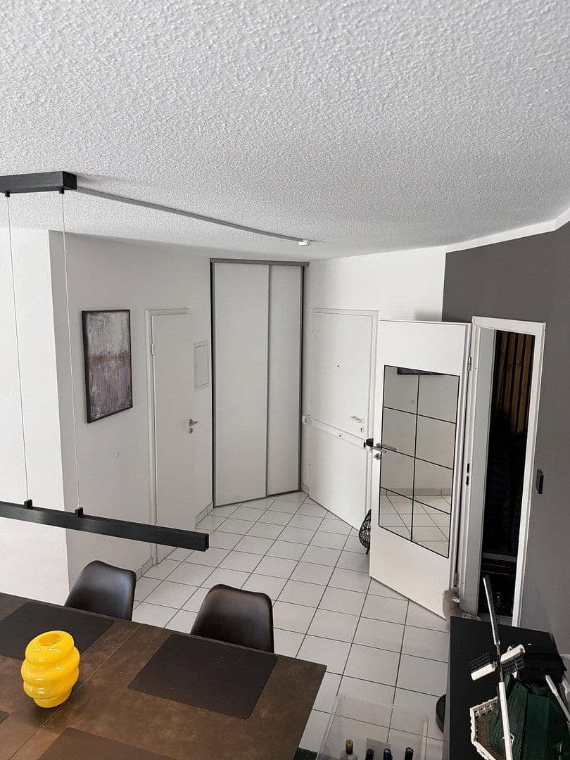 Pronájem bytu 2+1 68 m², Johanna-Kirchner-Straße 2, Hochheim, Hessen Pronájem bytu 2+1 68 m², Johanna-Kirchner-Straße 2, Hochheim, Hessen