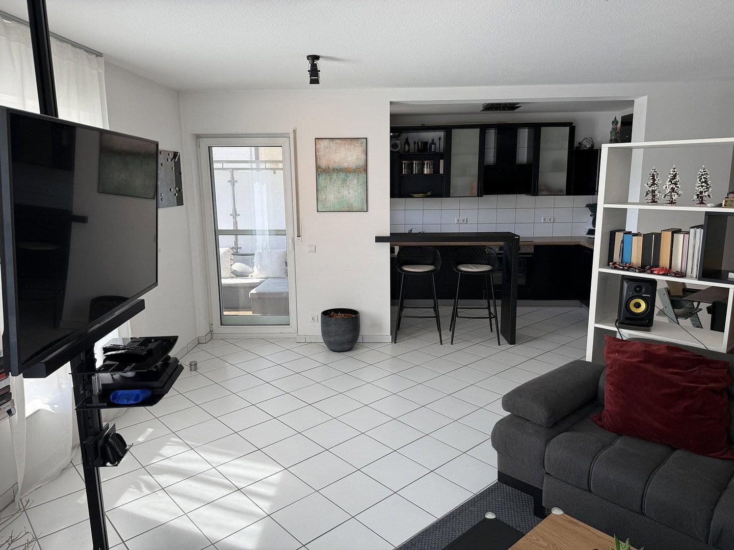 Pronájem bytu 2+1 68 m², Johanna-Kirchner-Straße 2, Hochheim, Hessen Pronájem bytu 2+1 68 m², Johanna-Kirchner-Straße 2, Hochheim, Hessen