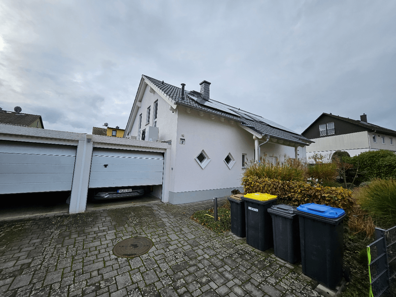 Prodej domu 184 m², pozemek 450 m², Rosbach v. d. Höhe, Hessen Prodej domu 184 m², pozemek 450 m², Rosbach v. d. Höhe, Hessen
