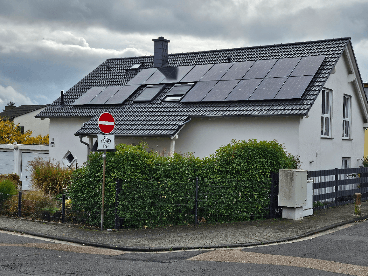 Prodej domu 184 m², pozemek 450 m², Rosbach v. d. Höhe, Hessen Prodej domu 184 m², pozemek 450 m², Rosbach v. d. Höhe, Hessen