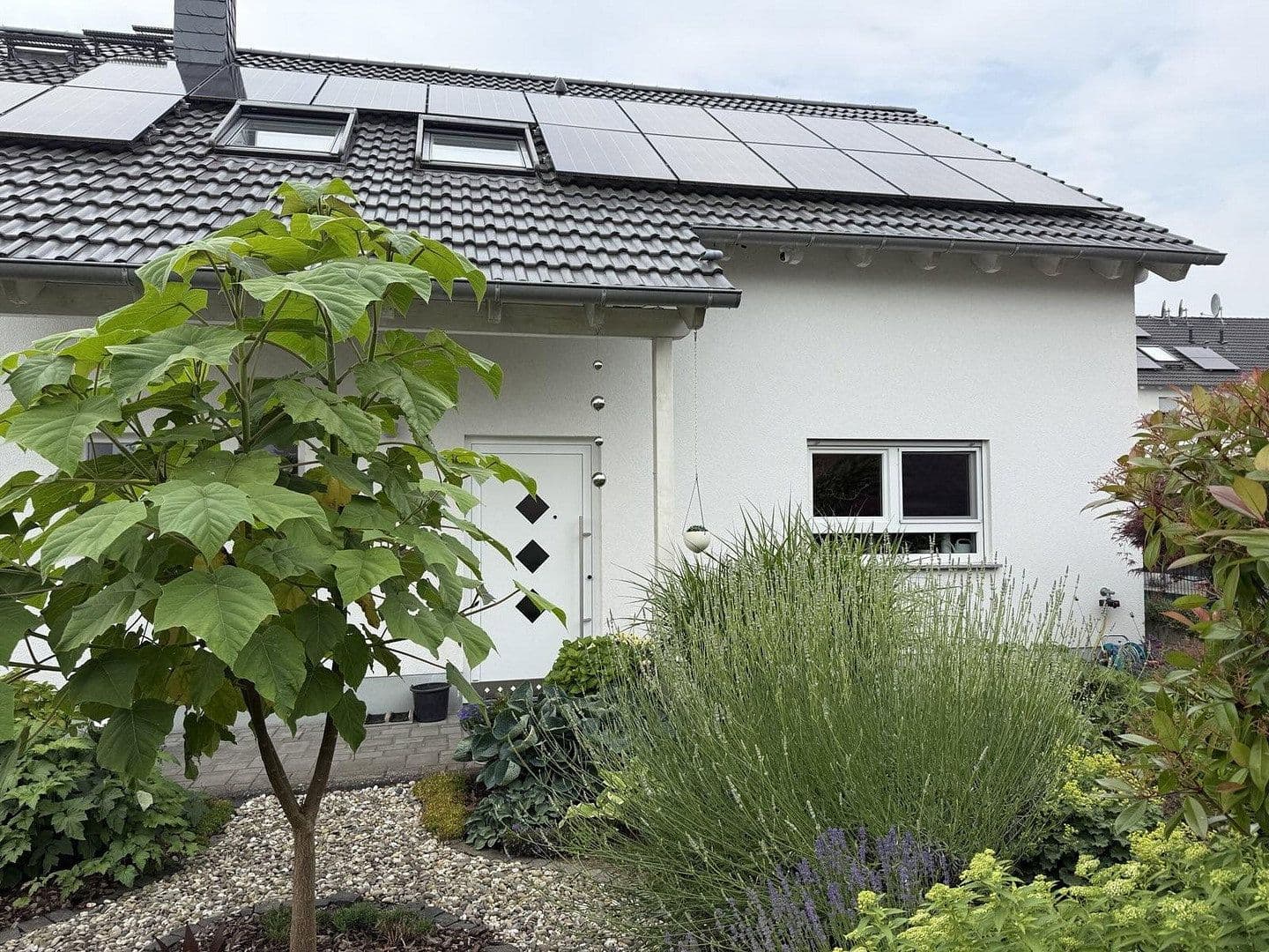 Prodej domu 184 m², pozemek 450 m², Rosbach v. d. Höhe, Hessen Prodej domu 184 m², pozemek 450 m², Rosbach v. d. Höhe, Hessen
