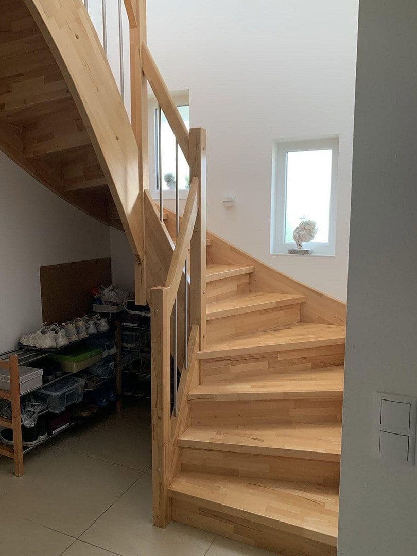 Prodej domu 184 m², pozemek 450 m², Rosbach v. d. Höhe, Hessen Prodej domu 184 m², pozemek 450 m², Rosbach v. d. Höhe, Hessen