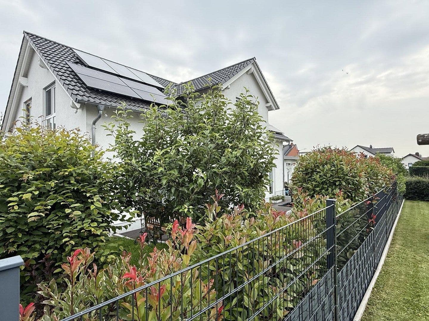 Prodej domu 184 m², pozemek 450 m², Rosbach v. d. Höhe, Hessen Prodej domu 184 m², pozemek 450 m², Rosbach v. d. Höhe, Hessen