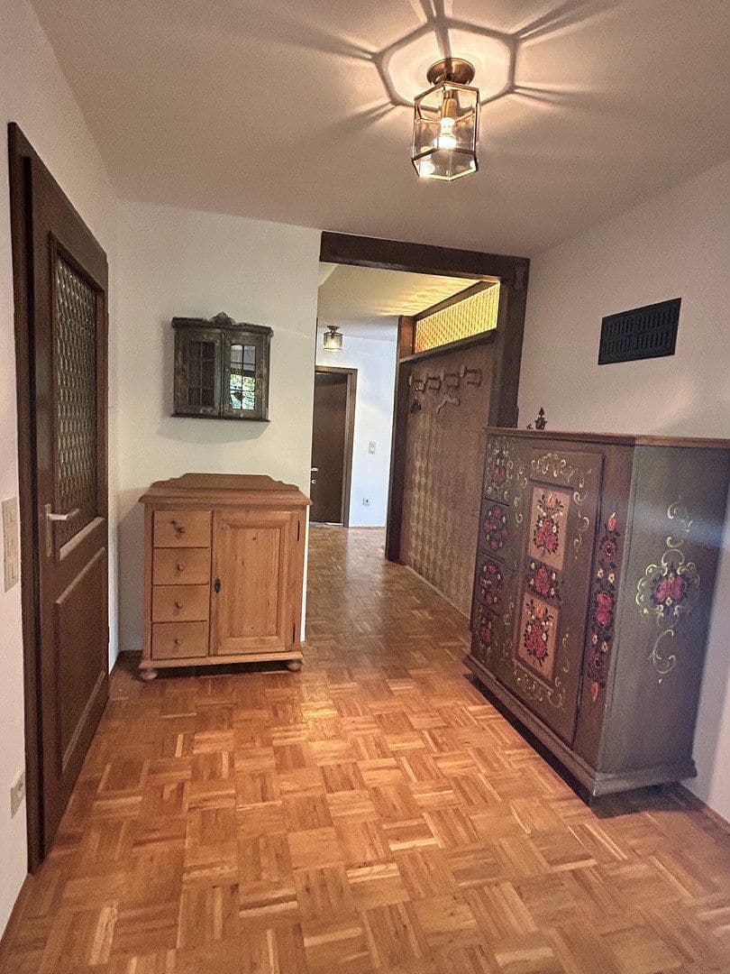 Prodej domu 190 m², pozemek 820 m², Siebenbürger Straße 37, Geretsried, Bavorsko Prodej domu 190 m², pozemek 820 m², Siebenbürger Straße 37, Geretsried, Bavorsko