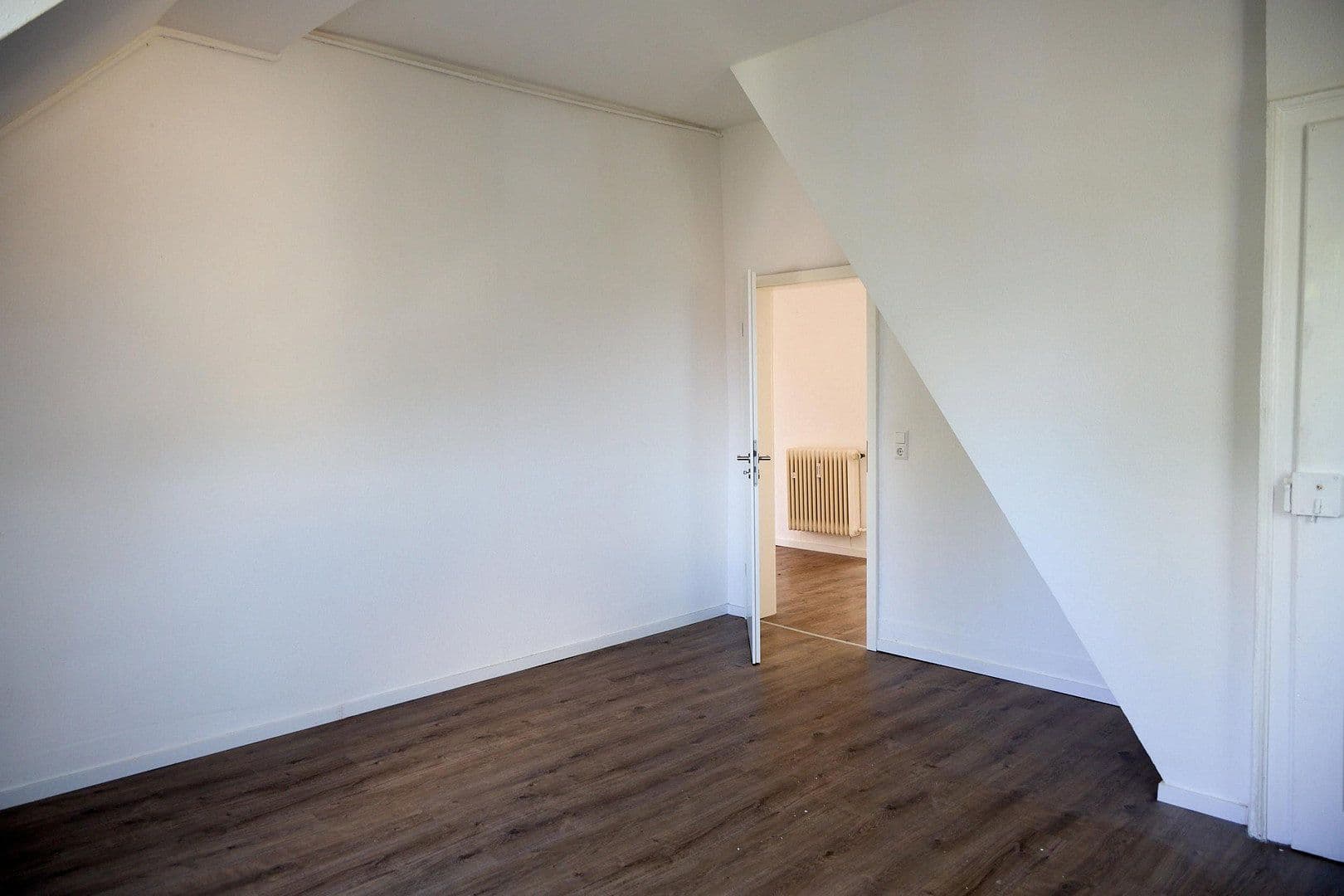 Pronájem bytu 3+1 95 m², Kirchheim unter Teck, Bádensko-Württembersko Pronájem bytu 3+1 95 m², Kirchheim unter Teck, Bádensko-Württembersko