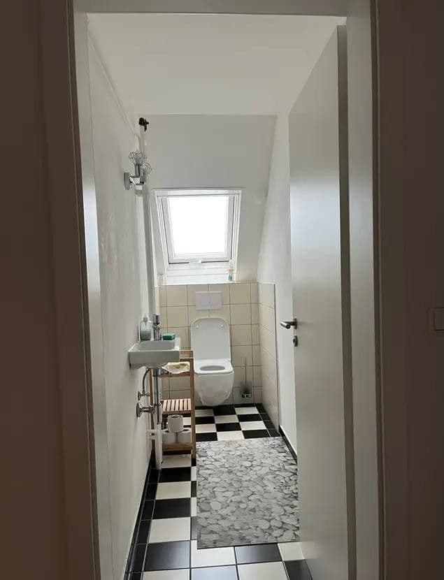 Pronájem bytu 3+1 95 m², Kirchheim unter Teck, Bádensko-Württembersko Pronájem bytu 3+1 95 m², Kirchheim unter Teck, Bádensko-Württembersko