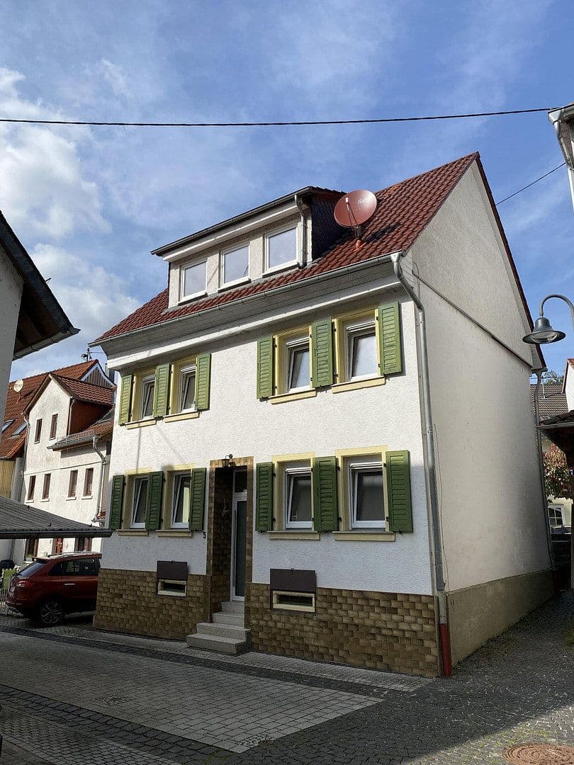 Prodej domu 130 m², pozemek 88 m², Schloßstraße 5, Stromberg, Porýní-Falc Prodej domu 130 m², pozemek 88 m², Schloßstraße 5, Stromberg, Porýní-Falc