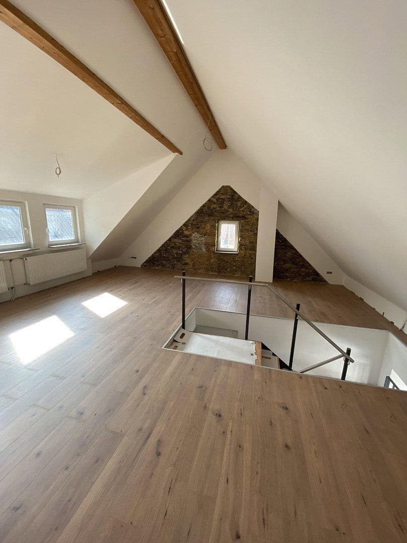 Prodej domu 130 m², pozemek 88 m², Schloßstraße 5, Stromberg, Porýní-Falc Prodej domu 130 m², pozemek 88 m², Schloßstraße 5, Stromberg, Porýní-Falc