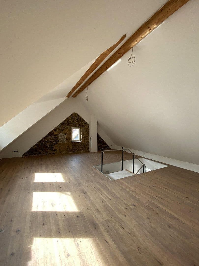 Prodej domu 130 m², pozemek 88 m², Schloßstraße 5, Stromberg, Porýní-Falc Prodej domu 130 m², pozemek 88 m², Schloßstraße 5, Stromberg, Porýní-Falc