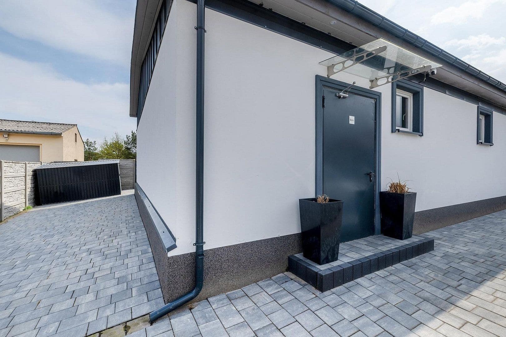 Prodej domu 391 m², pozemek 991 m², Dorfstrasse 10, Berlin, Berlín Prodej domu 391 m², pozemek 991 m², Dorfstrasse 10, Berlin, Berlín