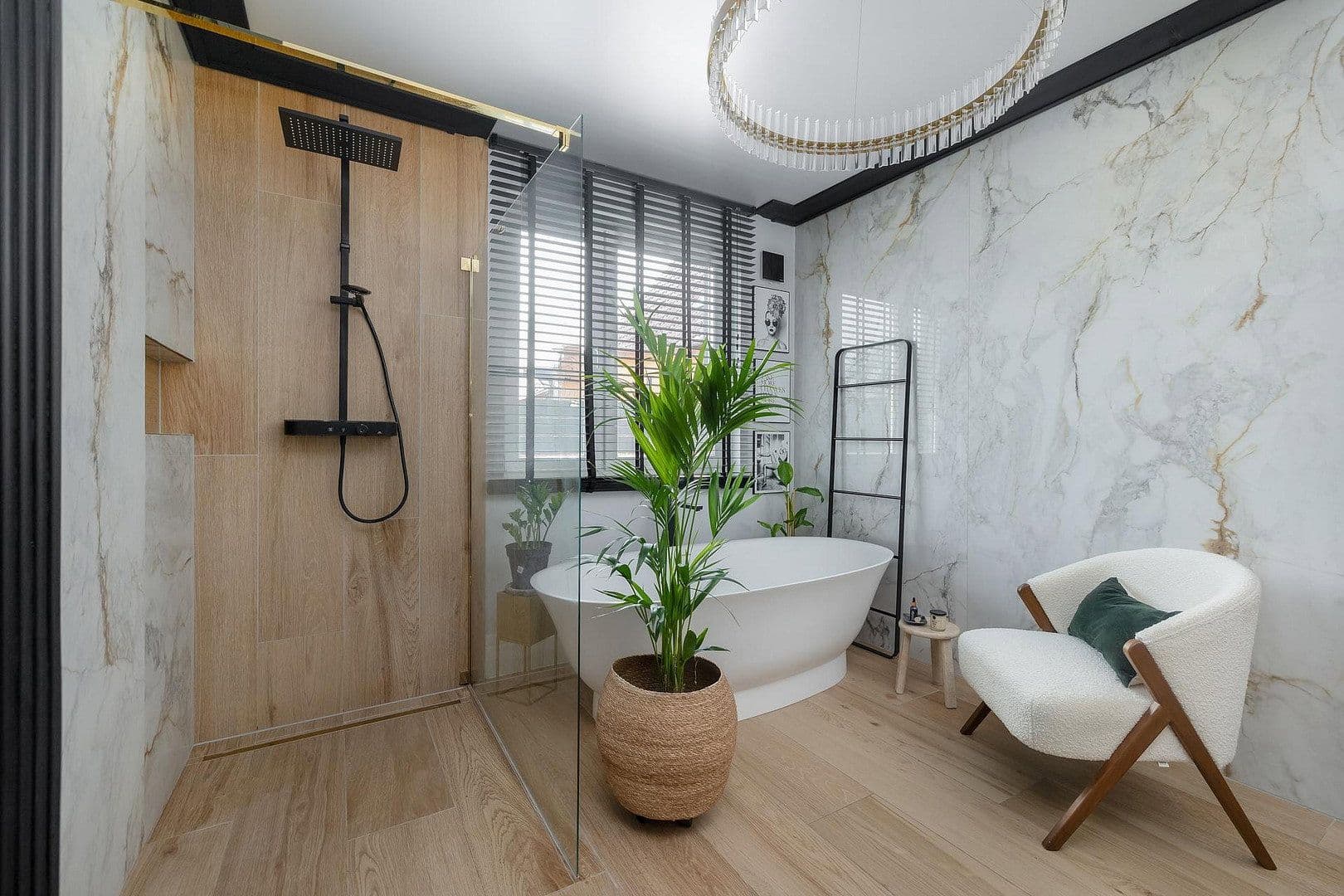 Prodej domu 391 m², pozemek 991 m², Dorfstrasse 10, Berlin, Berlín Prodej domu 391 m², pozemek 991 m², Dorfstrasse 10, Berlin, Berlín