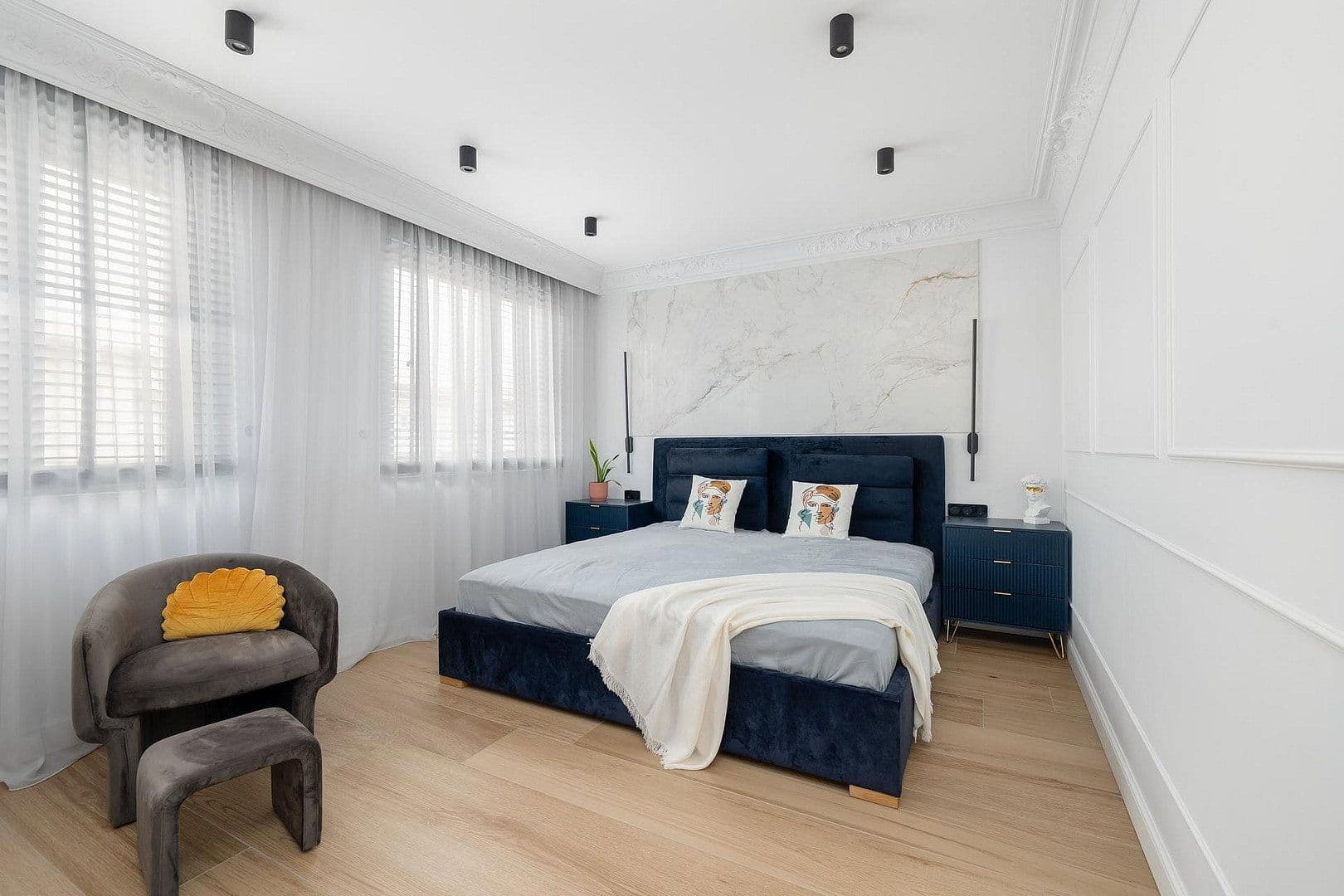 Prodej domu 391 m², pozemek 991 m², Dorfstrasse 10, Berlin, Berlín Prodej domu 391 m², pozemek 991 m², Dorfstrasse 10, Berlin, Berlín