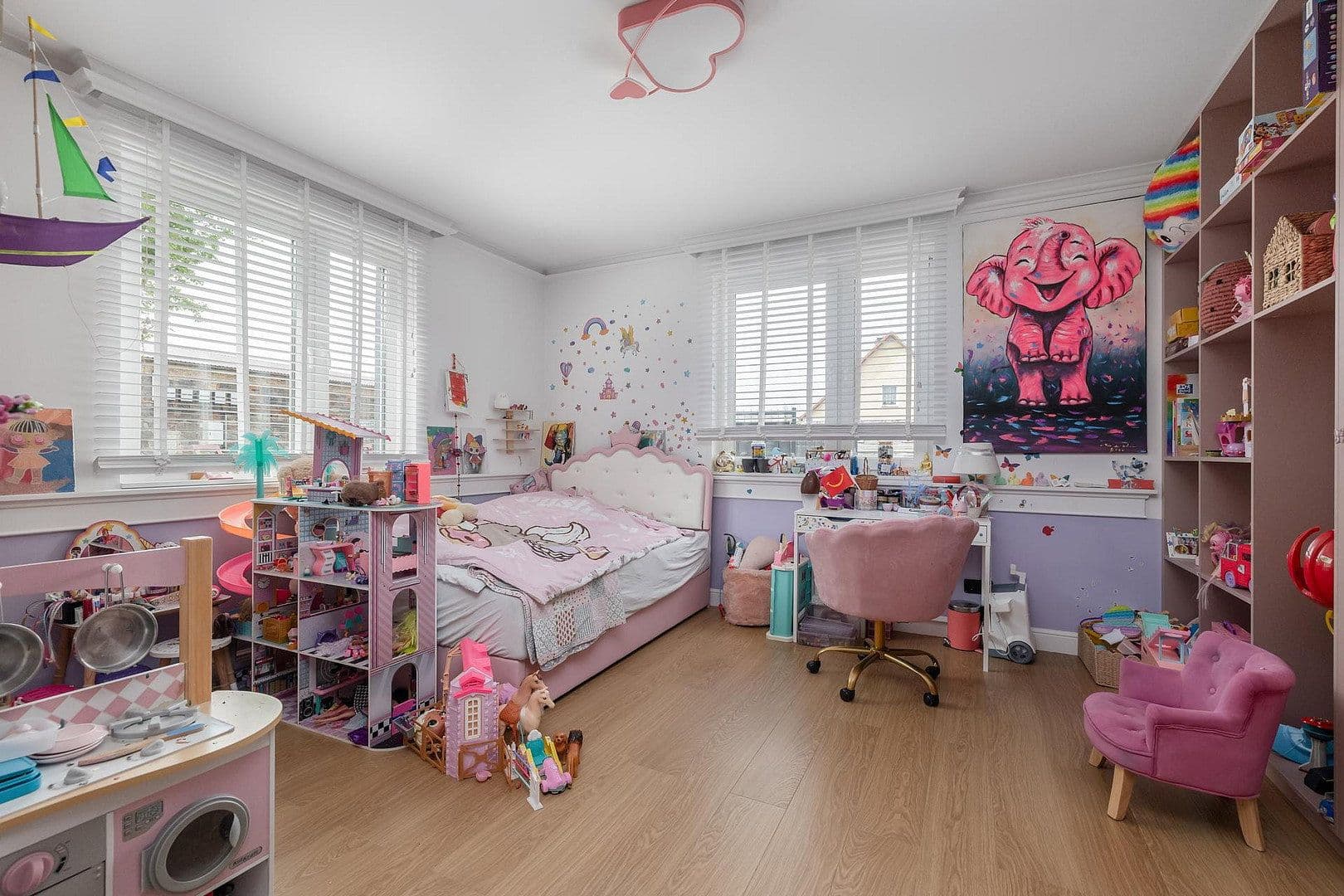 Prodej domu 391 m², pozemek 991 m², Dorfstrasse 10, Berlin, Berlín Prodej domu 391 m², pozemek 991 m², Dorfstrasse 10, Berlin, Berlín