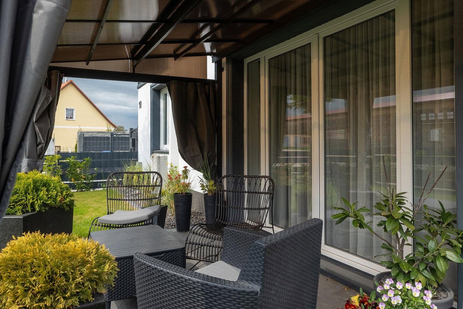Prodej domu 391 m², pozemek 991 m², Dorfstrasse 10, Berlin, Berlín Prodej domu 391 m², pozemek 991 m², Dorfstrasse 10, Berlin, Berlín