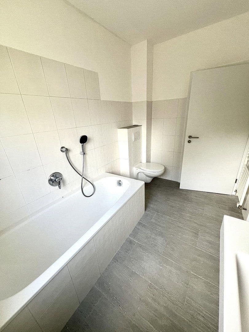 Prodej domu 90 m², pozemek 113 m², Bensheim, Hessen Prodej domu 90 m², pozemek 113 m², Bensheim, Hessen