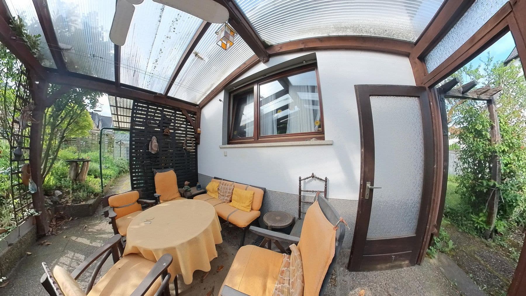 Prodej domu 95 m², pozemek 390 m², Herborn, Hessen Prodej domu 95 m², pozemek 390 m², Herborn, Hessen