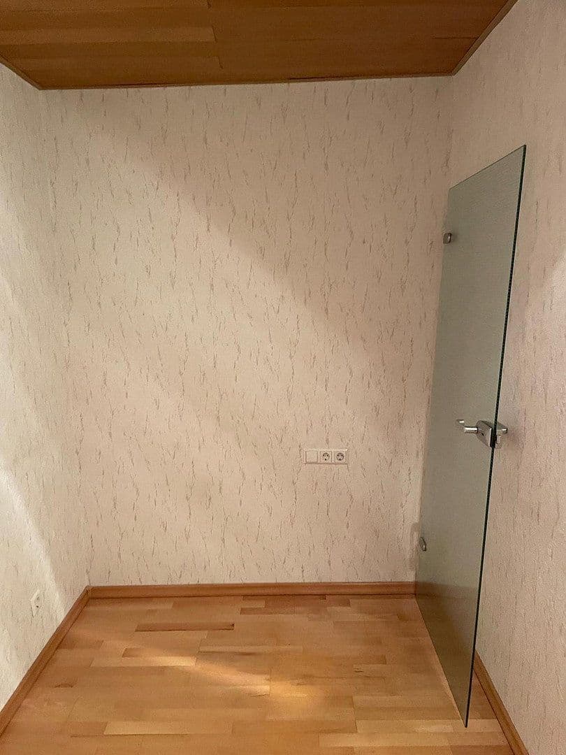 Prodej domu 200 m², pozemek 177 m², Affalterbacher Straße 16, Remseck am Neckar, Bádensko-Württembersko Prodej domu 200 m², pozemek 177 m², Affalterbacher Straße 16, Remseck am Neckar, Bádensko-Württembersko