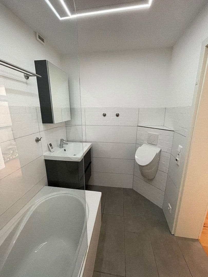 Prodej domu 200 m², pozemek 177 m², Affalterbacher Straße 16, Remseck am Neckar, Bádensko-Württembersko Prodej domu 200 m², pozemek 177 m², Affalterbacher Straße 16, Remseck am Neckar, Bádensko-Württembersko