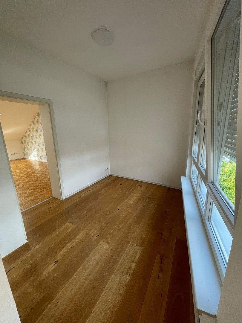 Prodej domu 200 m², pozemek 177 m², Affalterbacher Straße 16, Remseck am Neckar, Bádensko-Württembersko Prodej domu 200 m², pozemek 177 m², Affalterbacher Straße 16, Remseck am Neckar, Bádensko-Württembersko