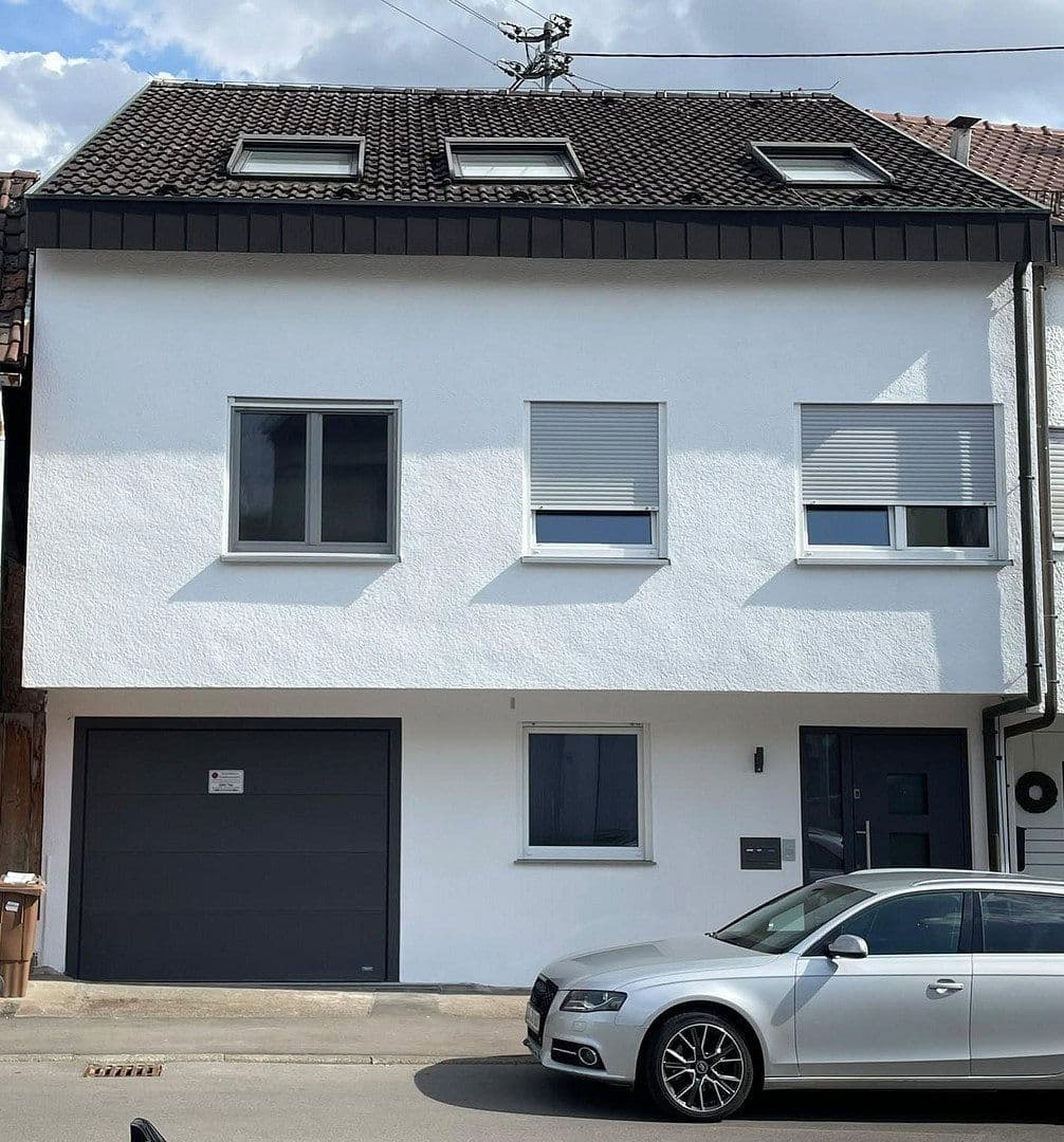 Prodej domu 200 m², pozemek 177 m², Affalterbacher Straße 16, Remseck am Neckar, Bádensko-Württembersko Prodej domu 200 m², pozemek 177 m², Affalterbacher Straße 16, Remseck am Neckar, Bádensko-Württembersko
