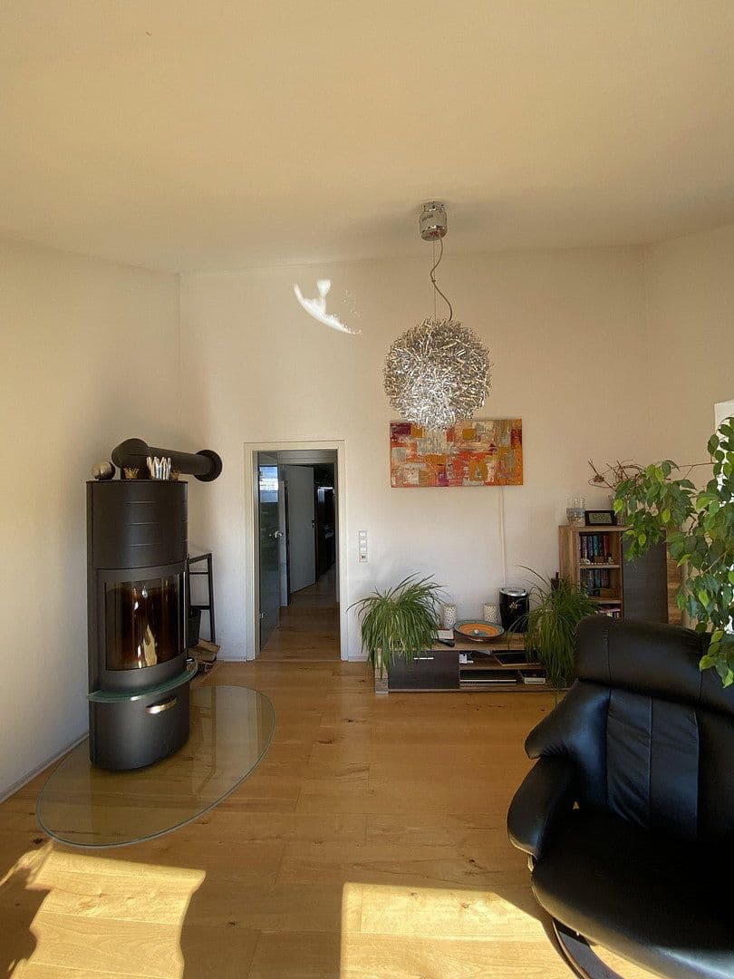 Prodej domu 200 m², pozemek 177 m², Affalterbacher Straße 16, Remseck am Neckar, Bádensko-Württembersko Prodej domu 200 m², pozemek 177 m², Affalterbacher Straße 16, Remseck am Neckar, Bádensko-Württembersko