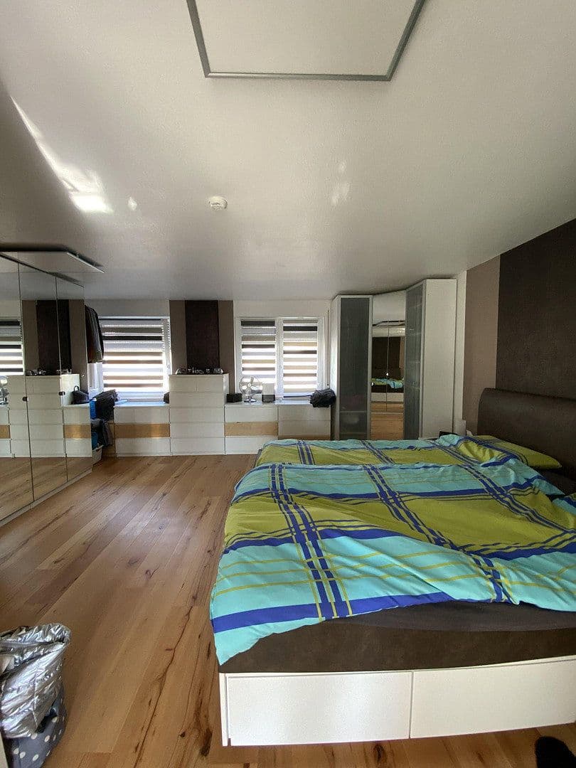 Prodej domu 200 m², pozemek 177 m², Affalterbacher Straße 16, Remseck am Neckar, Bádensko-Württembersko Prodej domu 200 m², pozemek 177 m², Affalterbacher Straße 16, Remseck am Neckar, Bádensko-Württembersko