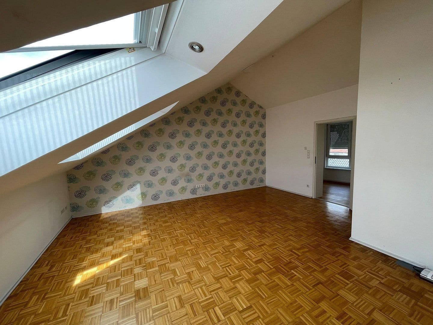 Prodej domu 200 m², pozemek 177 m², Affalterbacher Straße 16, Remseck am Neckar, Bádensko-Württembersko Prodej domu 200 m², pozemek 177 m², Affalterbacher Straße 16, Remseck am Neckar, Bádensko-Württembersko