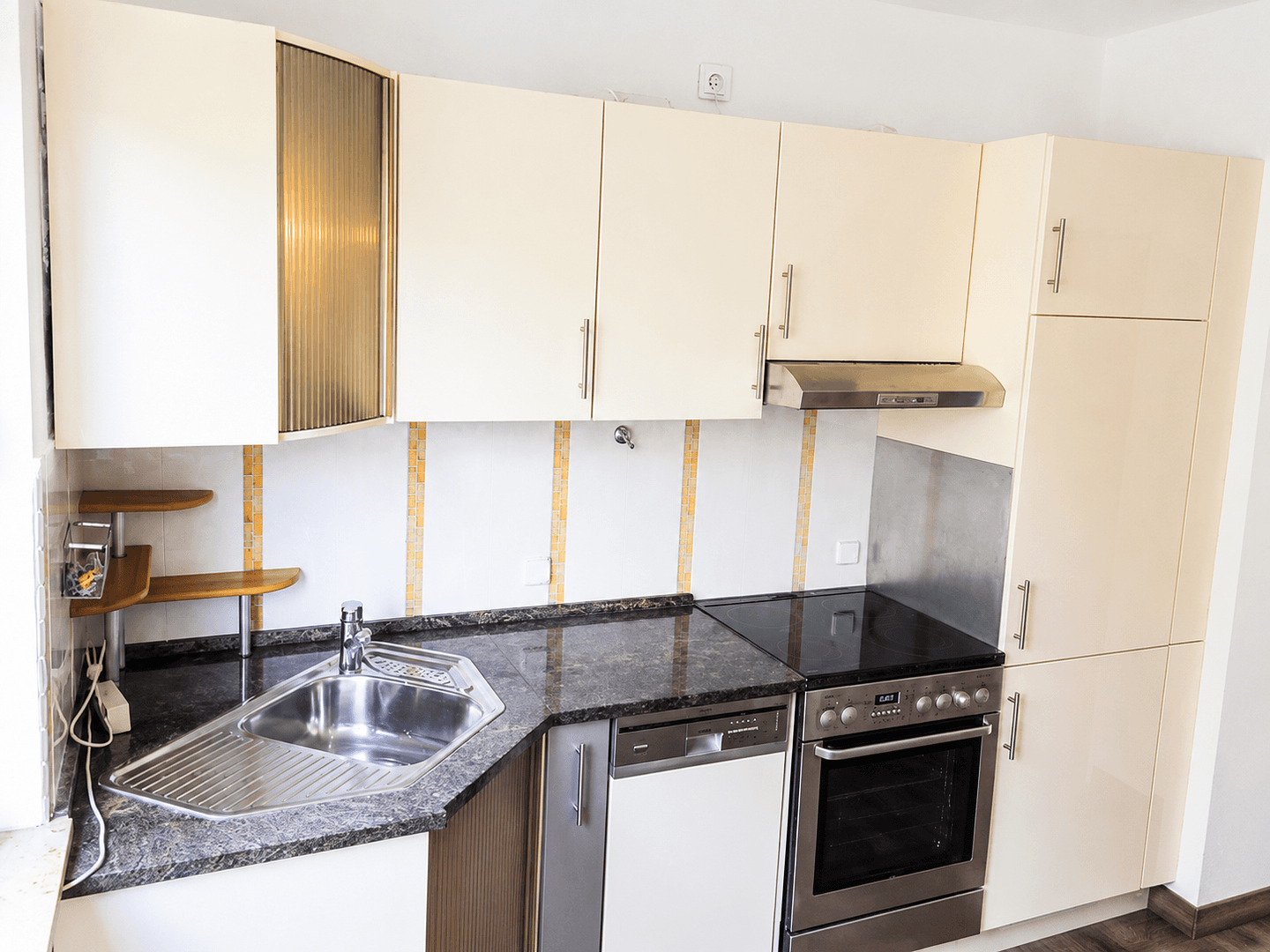 Pronájem bytu 2+1 70 m², Jenfelder Str. 248a, Hamburg, Hamburg Pronájem bytu 2+1 70 m², Jenfelder Str. 248a, Hamburg, Hamburg