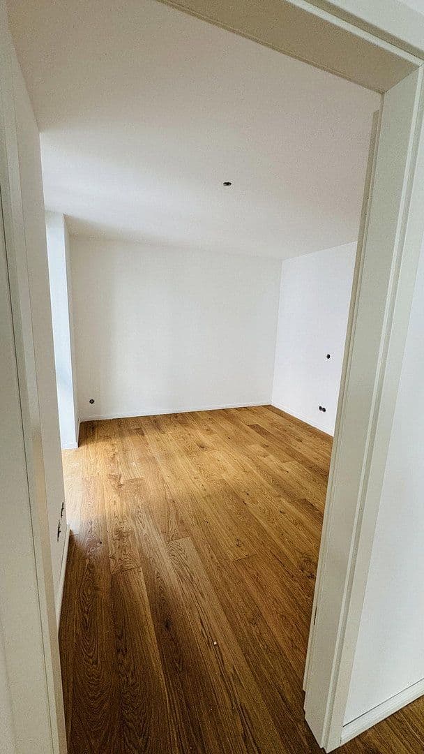 Pronájem bytu 3+1 73 m², Schwanthalerstr. 142, München, Bavorsko Pronájem bytu 3+1 73 m², Schwanthalerstr. 142, München, Bavorsko