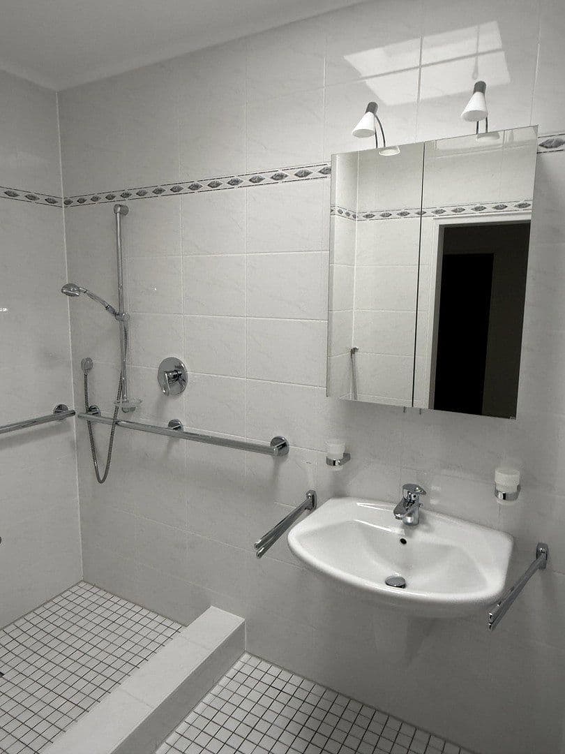 Prodej domu 160 m², pozemek 1.103 m², Vogelwarte 15, Leichlingen, Severní Porýní-Vestfálsko Prodej domu 160 m², pozemek 1.103 m², Vogelwarte 15, Leichlingen, Severní Porýní-Vestfálsko