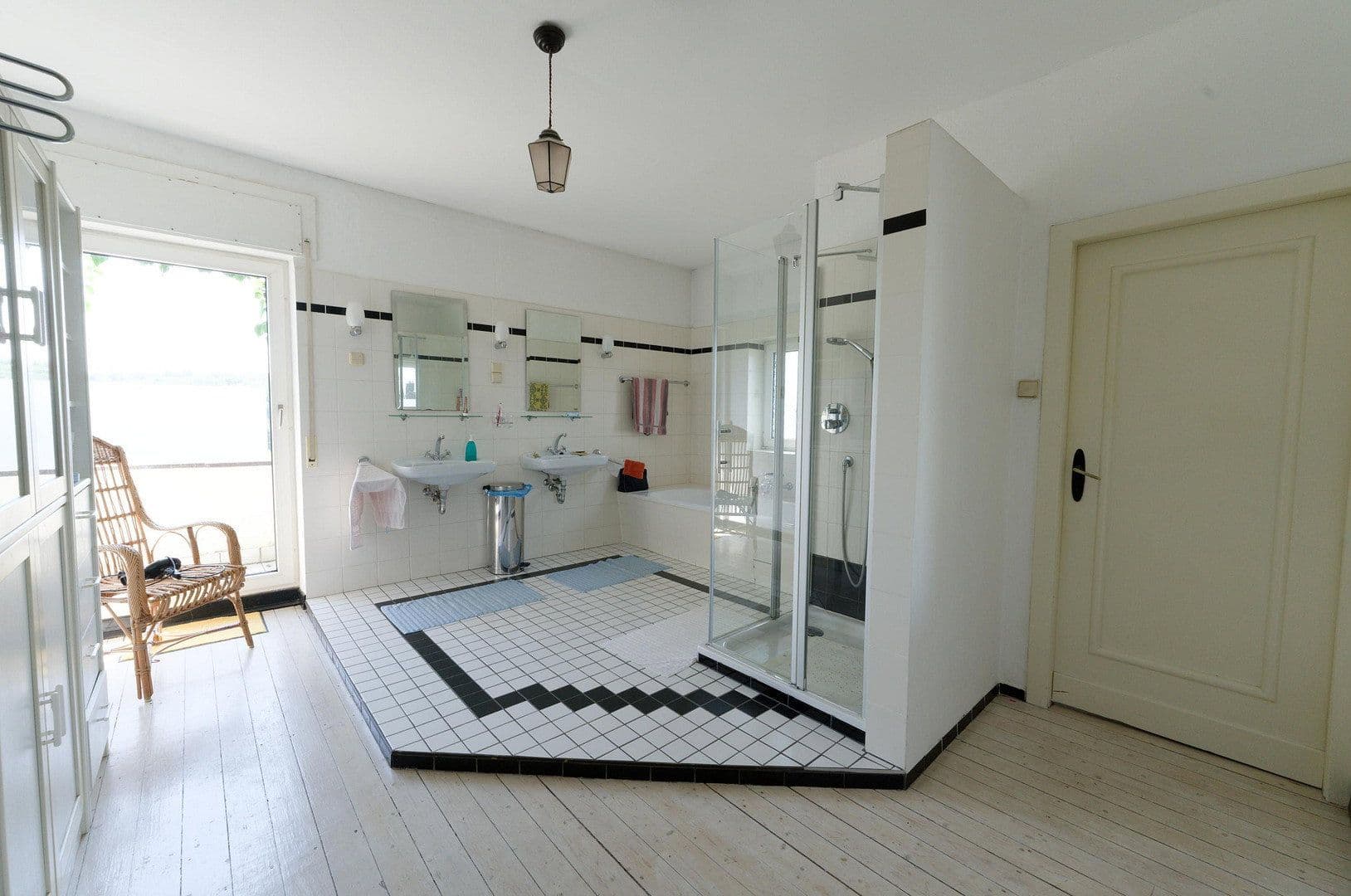 Prodej domu 290 m², pozemek 2.300 m², Witten, Severní Porýní-Vestfálsko Prodej domu 290 m², pozemek 2.300 m², Witten, Severní Porýní-Vestfálsko