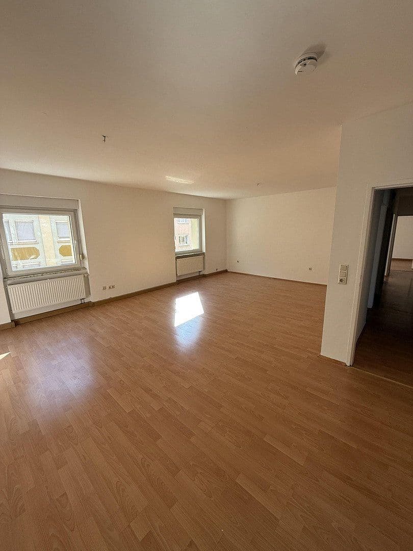 Pronájem bytu 4+1 140 m², Schweinfurt, Bavorsko Pronájem bytu 4+1 140 m², Schweinfurt, Bavorsko
