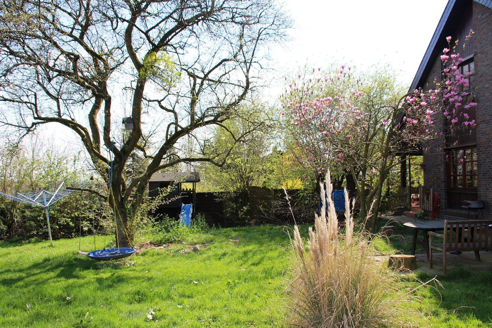 Prodej domu 195 m², pozemek 829 m², Neunkirchen-Seelscheid, Severní Porýní-Vestfálsko Prodej domu 195 m², pozemek 829 m², Neunkirchen-Seelscheid, Severní Porýní-Vestfálsko