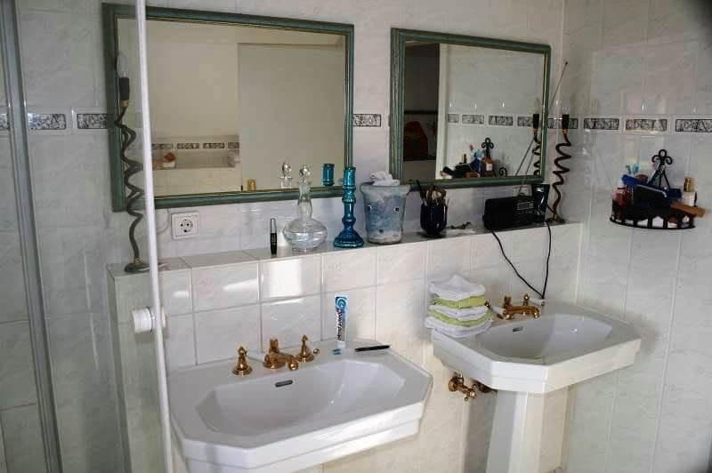 Prodej domu 195 m², pozemek 829 m², Neunkirchen-Seelscheid, Severní Porýní-Vestfálsko Prodej domu 195 m², pozemek 829 m², Neunkirchen-Seelscheid, Severní Porýní-Vestfálsko