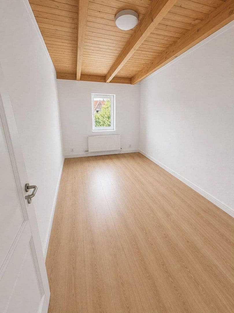 Pronájem bytu 4+1 98 m², Wolfenbütteler Str. 31, Magdeburg, Sasko-Anhaltsko Pronájem bytu 4+1 98 m², Wolfenbütteler Str. 31, Magdeburg, Sasko-Anhaltsko
