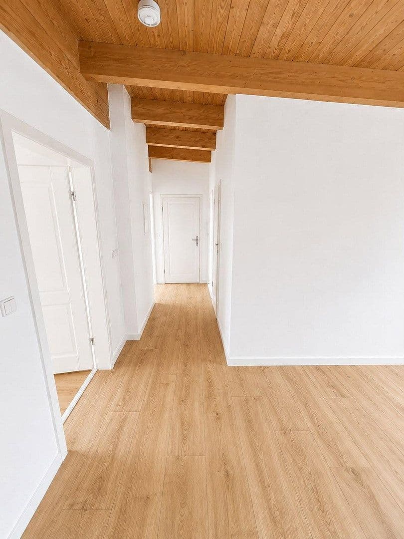 Pronájem bytu 4+1 98 m², Wolfenbütteler Str. 31, Magdeburg, Sasko-Anhaltsko Pronájem bytu 4+1 98 m², Wolfenbütteler Str. 31, Magdeburg, Sasko-Anhaltsko