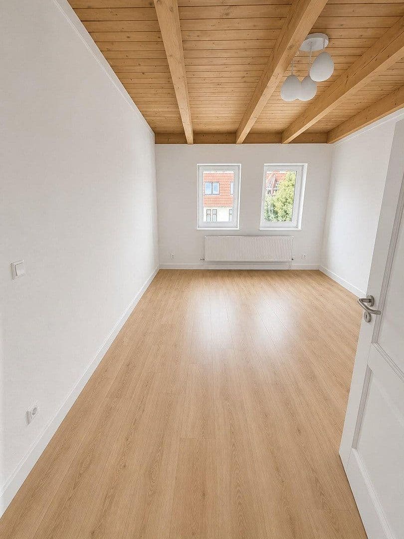 Pronájem bytu 4+1 98 m², Wolfenbütteler Str. 31, Magdeburg, Sasko-Anhaltsko Pronájem bytu 4+1 98 m², Wolfenbütteler Str. 31, Magdeburg, Sasko-Anhaltsko