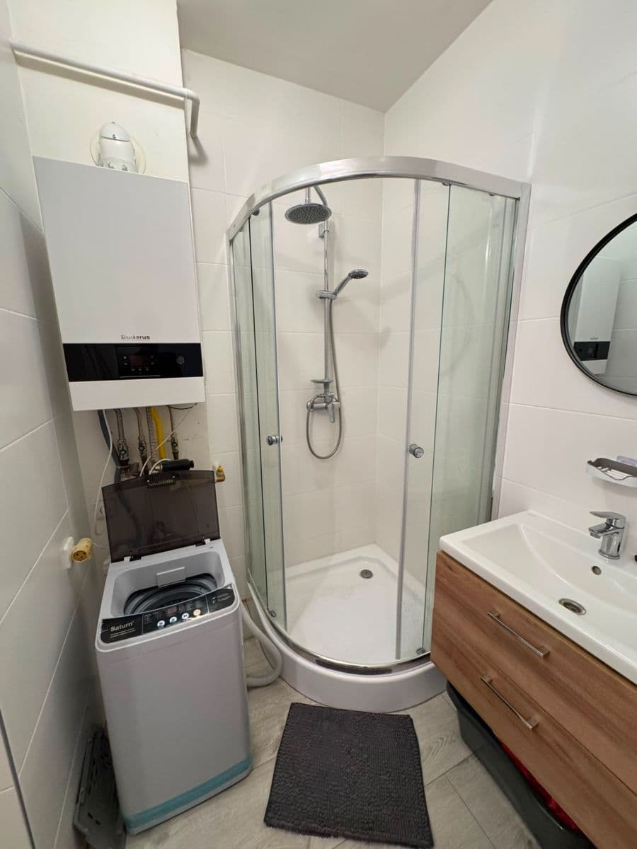 Prodej bytu 1+kk 21 m², náměstí 1. května, Kuřim, Jihomoravský kraj Prodej bytu 1+kk 21 m², náměstí 1. května, Kuřim, Jihomoravský kraj