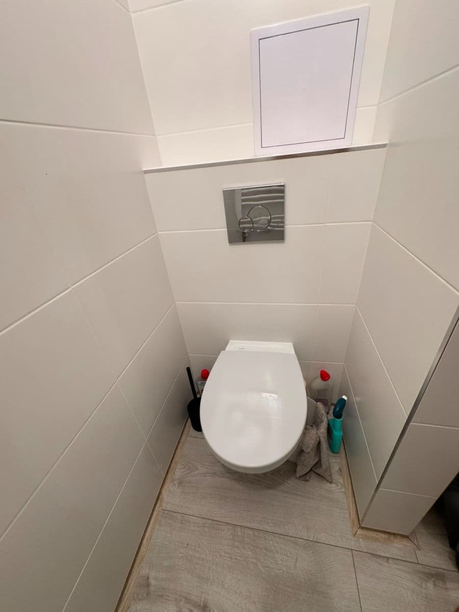 Prodej bytu 1+kk 21 m², náměstí 1. května, Kuřim, Jihomoravský kraj Prodej bytu 1+kk 21 m², náměstí 1. května, Kuřim, Jihomoravský kraj