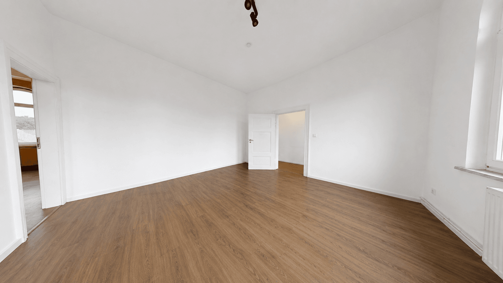 Pronájem bytu 5+1 117 m², Hildesheimer Straße 17, Nordstemmen, Dolní Sasko Pronájem bytu 5+1 117 m², Hildesheimer Straße 17, Nordstemmen, Dolní Sasko