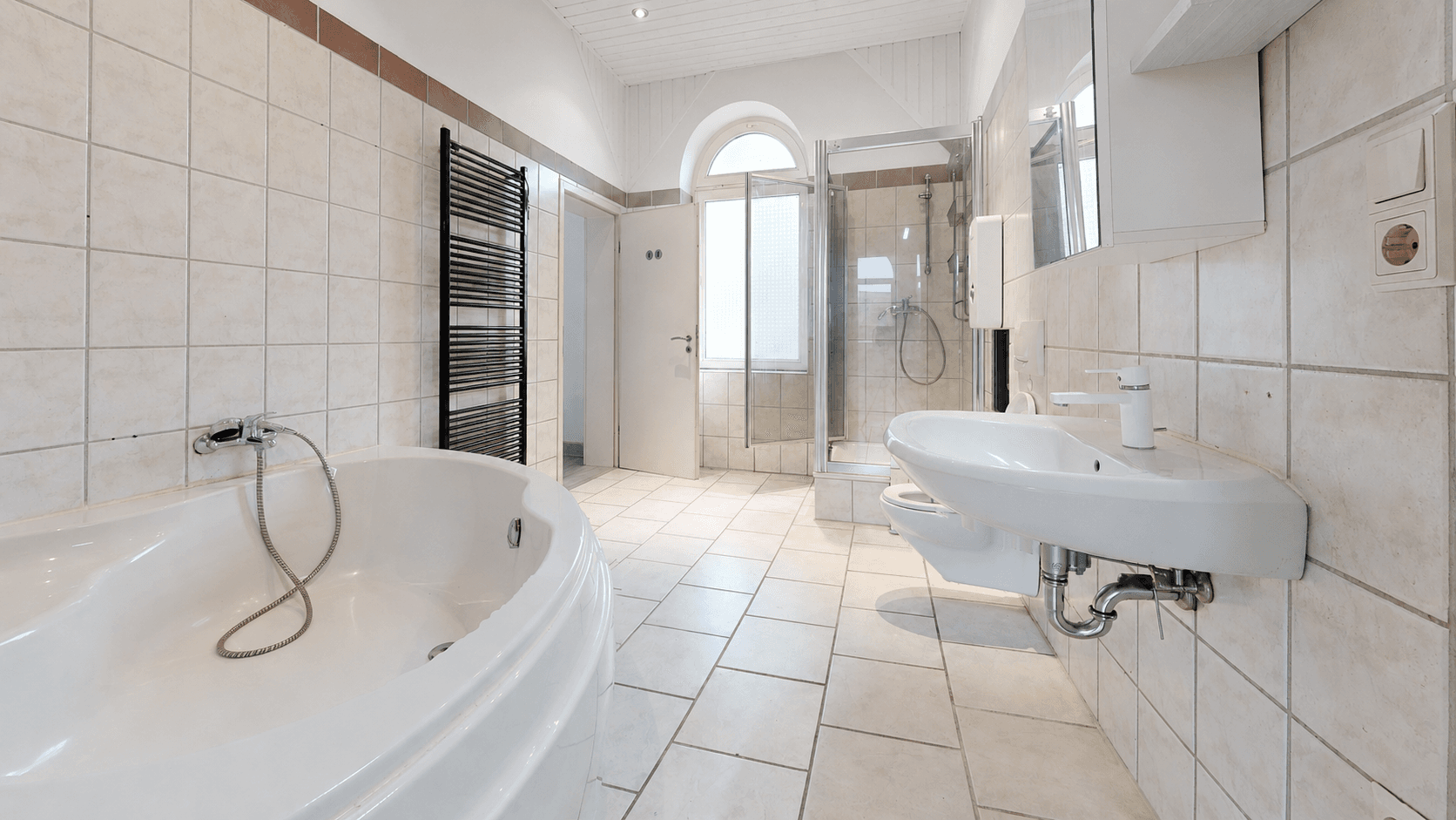 Pronájem bytu 5+1 117 m², Hildesheimer Straße 17, Nordstemmen, Dolní Sasko Pronájem bytu 5+1 117 m², Hildesheimer Straße 17, Nordstemmen, Dolní Sasko