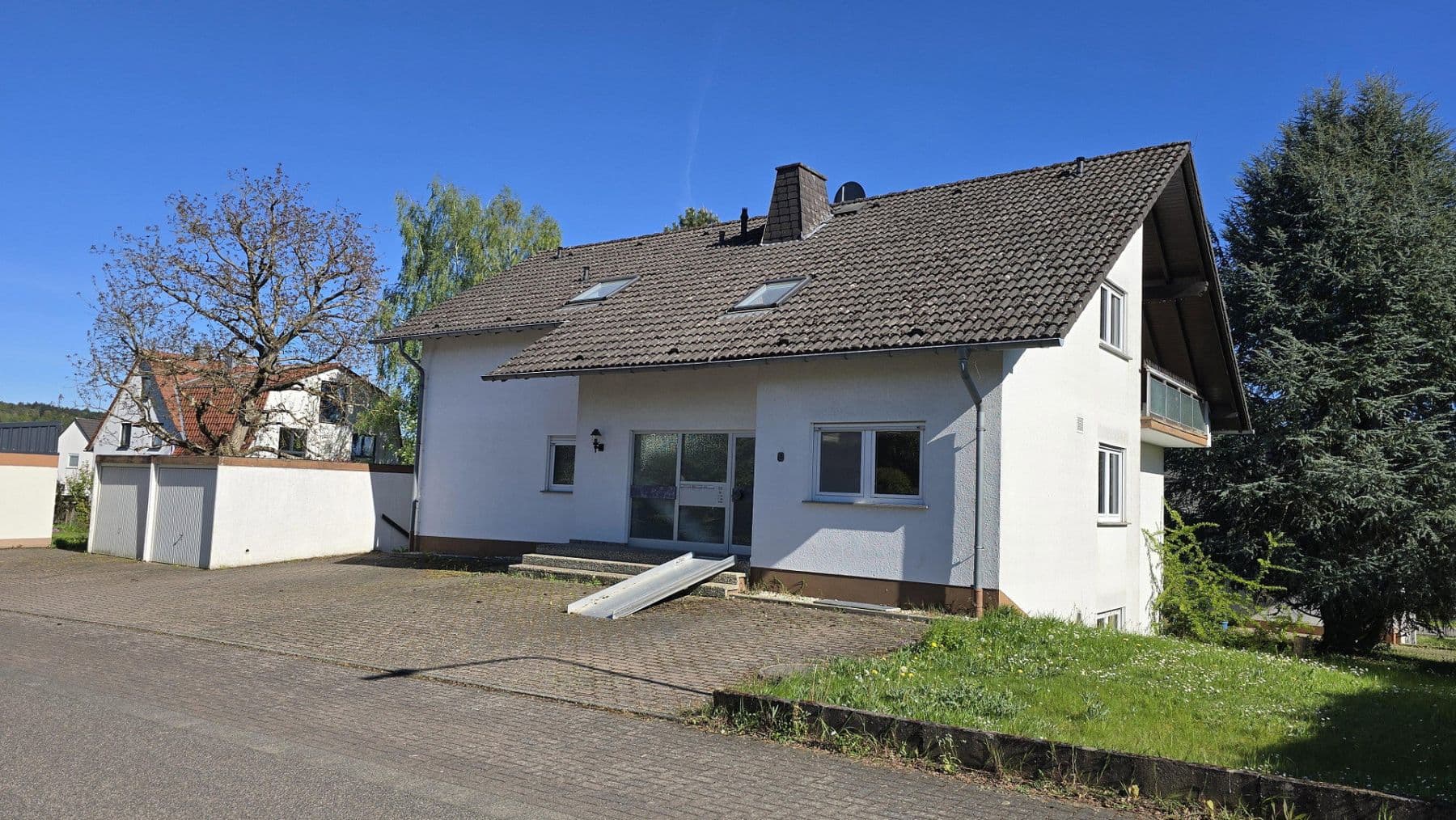 Prodej domu 325 m², pozemek 943 m², Weilburg, Hessen Prodej domu 325 m², pozemek 943 m², Weilburg, Hessen