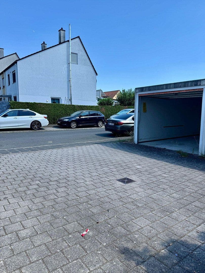 Pronájem garáže, Roßtaler Str. 11, Nürnberg, Bavorsko Pronájem garáže, Roßtaler Str. 11, Nürnberg, Bavorsko