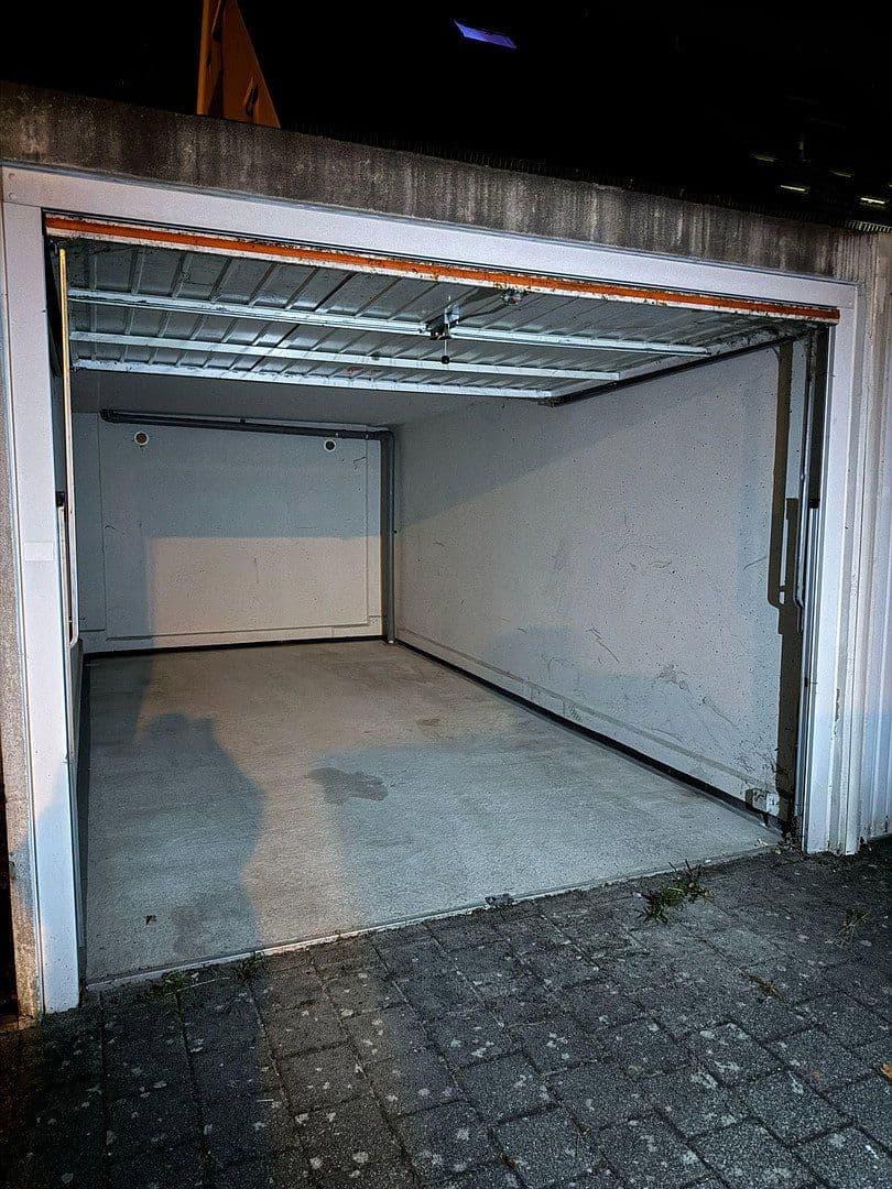 Pronájem garáže, Roßtaler Str. 11, Nürnberg, Bavorsko Pronájem garáže, Roßtaler Str. 11, Nürnberg, Bavorsko